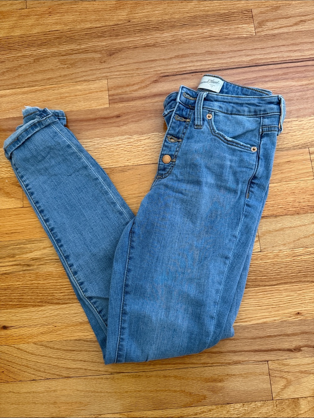 Universal Thread Skinny Jeans in Blue Wash